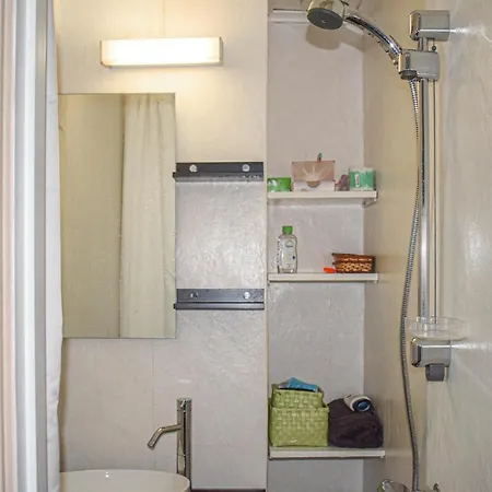 بيت للعطل 3 Bedroom Nice In Lunde